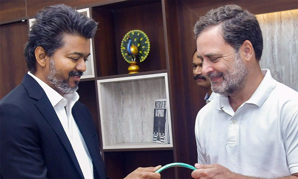 ராகுல் காந்தி இன்று சென்னை வருகை: முதல்வர் விஜய்யுடன் முக்கியச் சந்திப்பு! அரசியல் வட்டாரத்தில் எதிர்பார்ப்பு